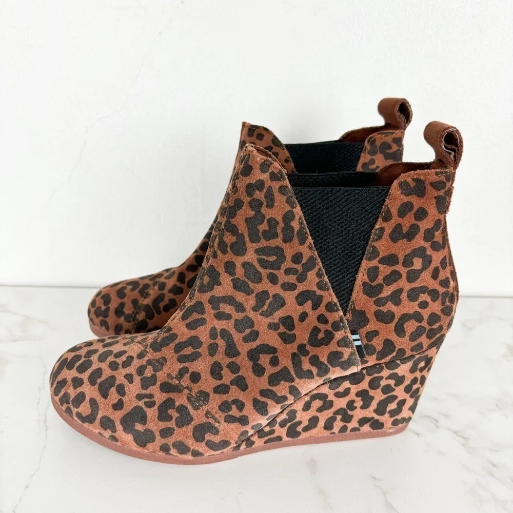 TOMS Kelsey Leopard Print Wedge Booties Sz 6.5